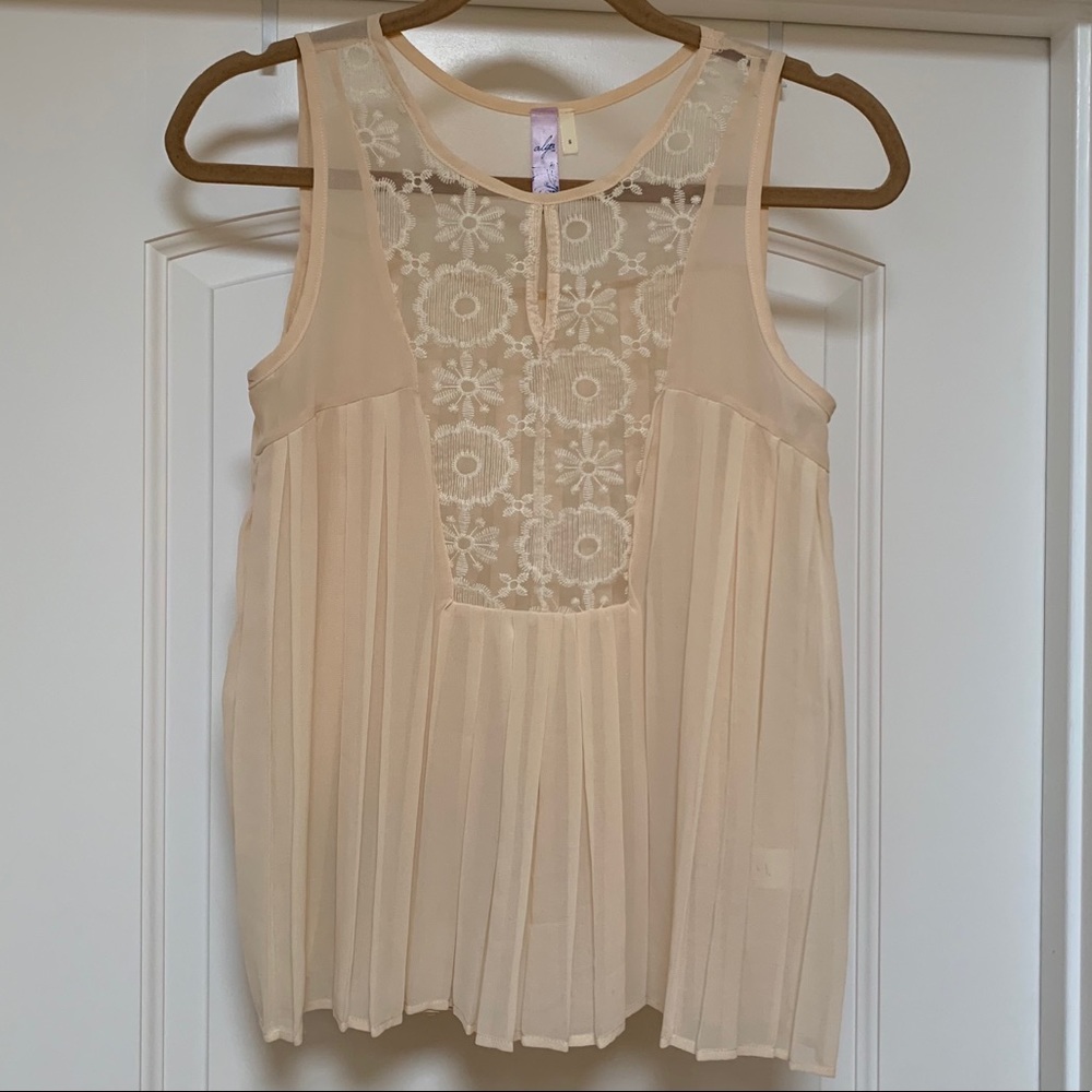 Alya Cream Sleeveless Pleated Lace Blouse